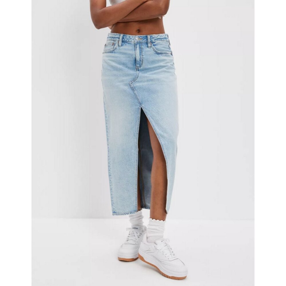 AE Sz. 4 Medium Wash Dreamy Drape Low-Rise Denim Maxi Skirt Y2K Vibes